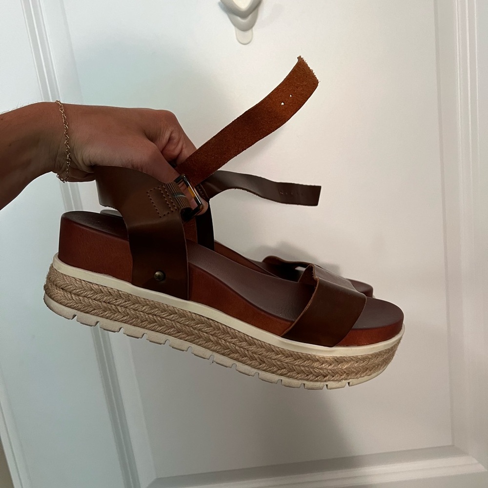 MIA women’s sandals